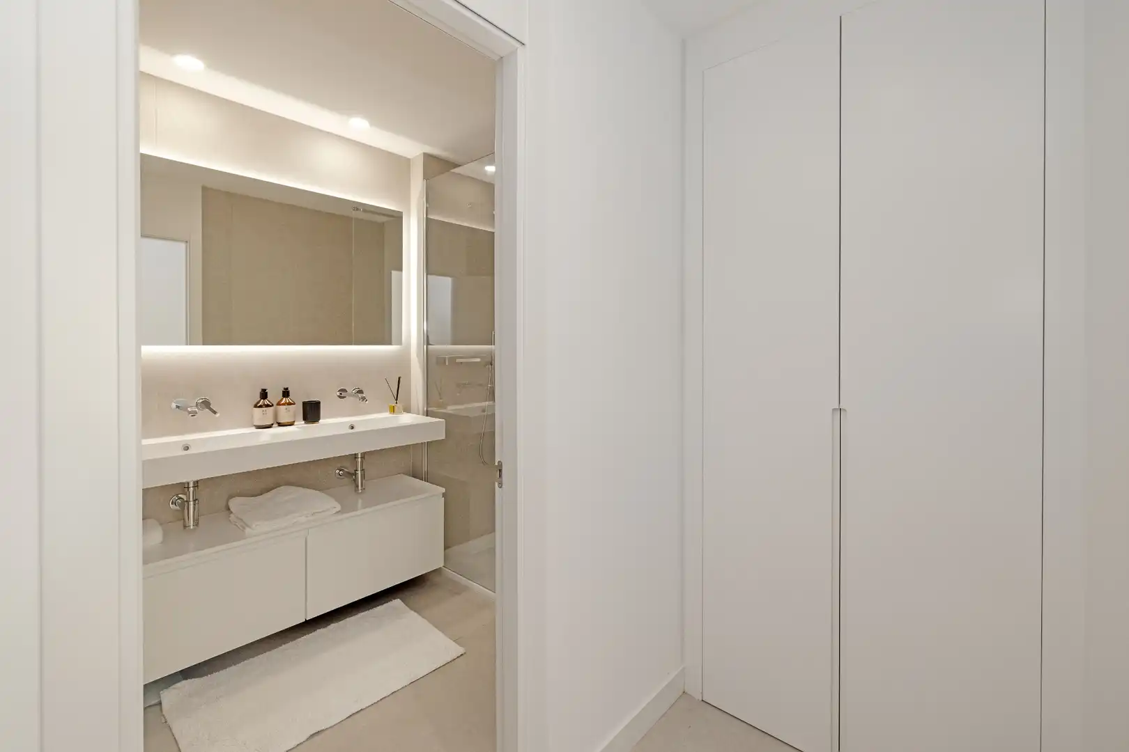 Baño de Piso en venta en Marbella con Aire acondicionado, Calefacción y Terraza