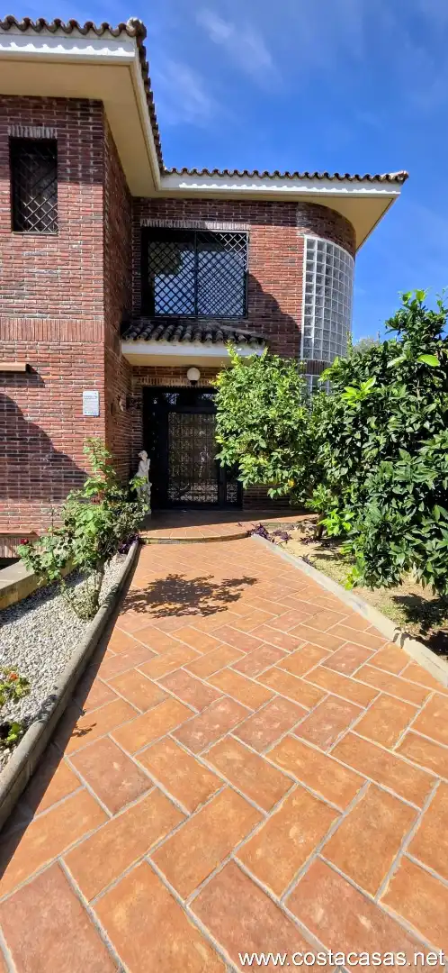 Vista exterior de Casa o chalet en venta en Castellví de Rosanes con Calefacción, Jardín privado y Terraza