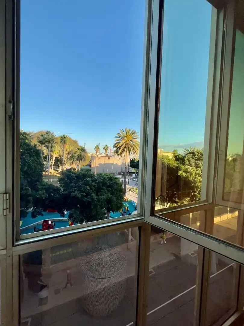 Vista exterior de Pis de lloguer en Las Palmas de Gran Canaria amb Moblat