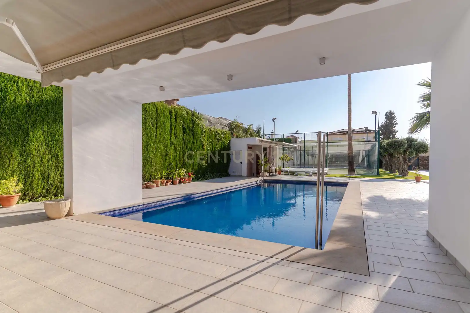 Piscina de Casa o xalet en venda en Gójar amb Aire condicionat, Jardí privat i Traster
