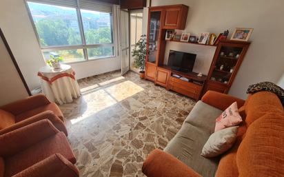 Sala d'estar de Pis de lloguer en Ourense Capital  amb Calefacció i Moblat