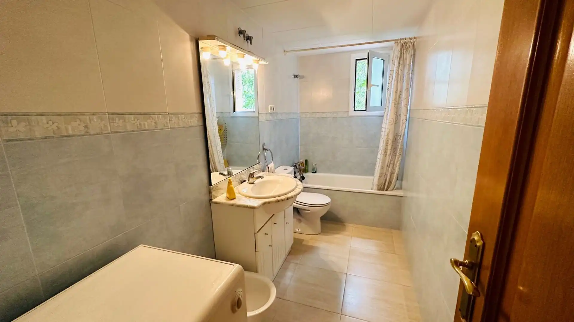Bathroom of Flat for sale in Lloret de Mar  with Air Conditioner, Heating and Terrace