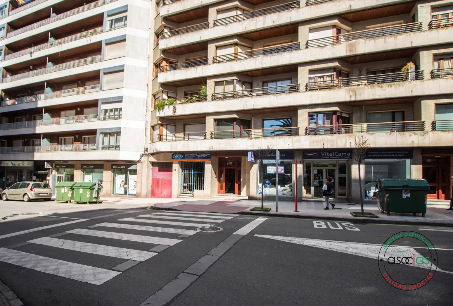 Außenansicht von Büro zum Verkauf in Avilés mit Heizung