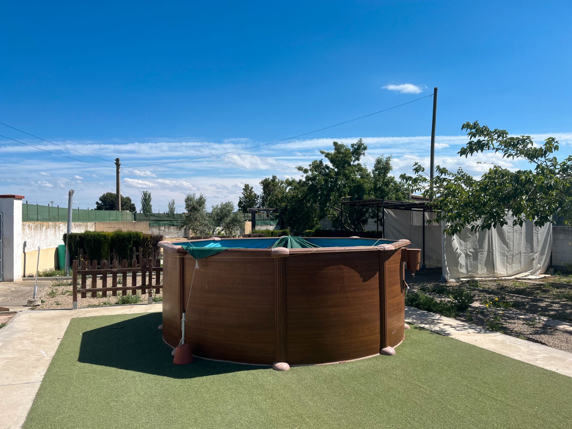 Piscina de Casa o xalet en venda en Pastriz amb Calefacció, Jardí privat i Terrassa