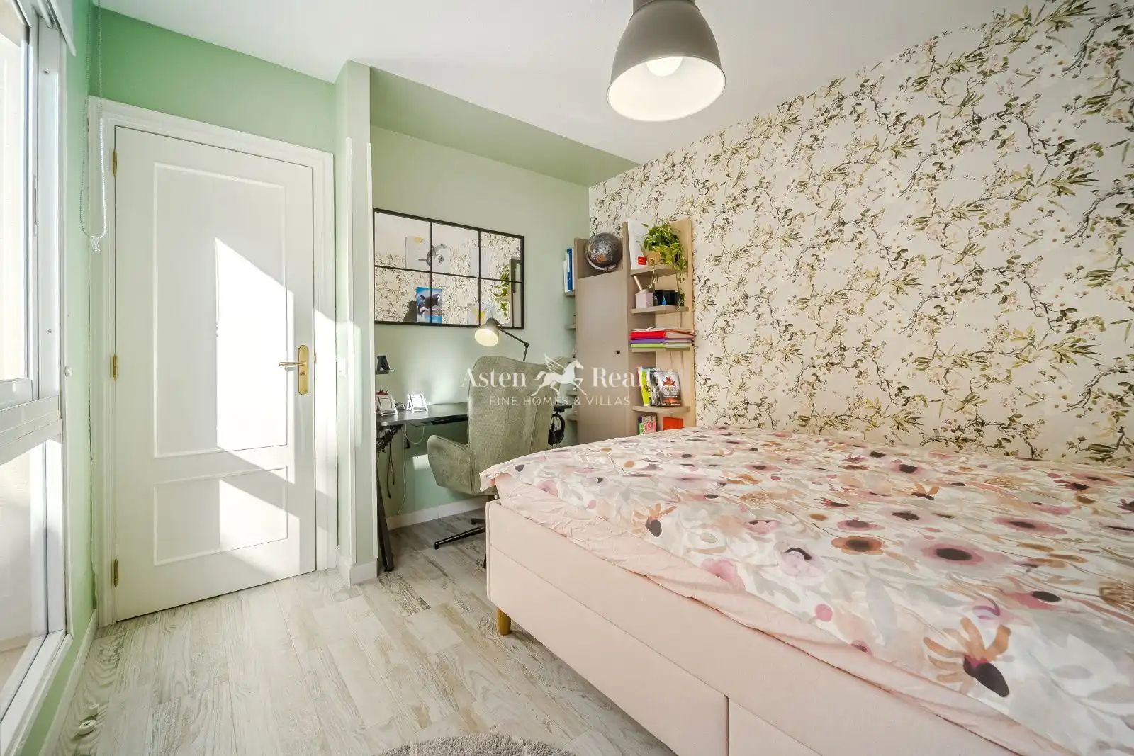 Schlafzimmer von Einfamilien-Reihenhaus zum Verkauf in Arona mit Klimaanlage, Terrasse und Abstellraum