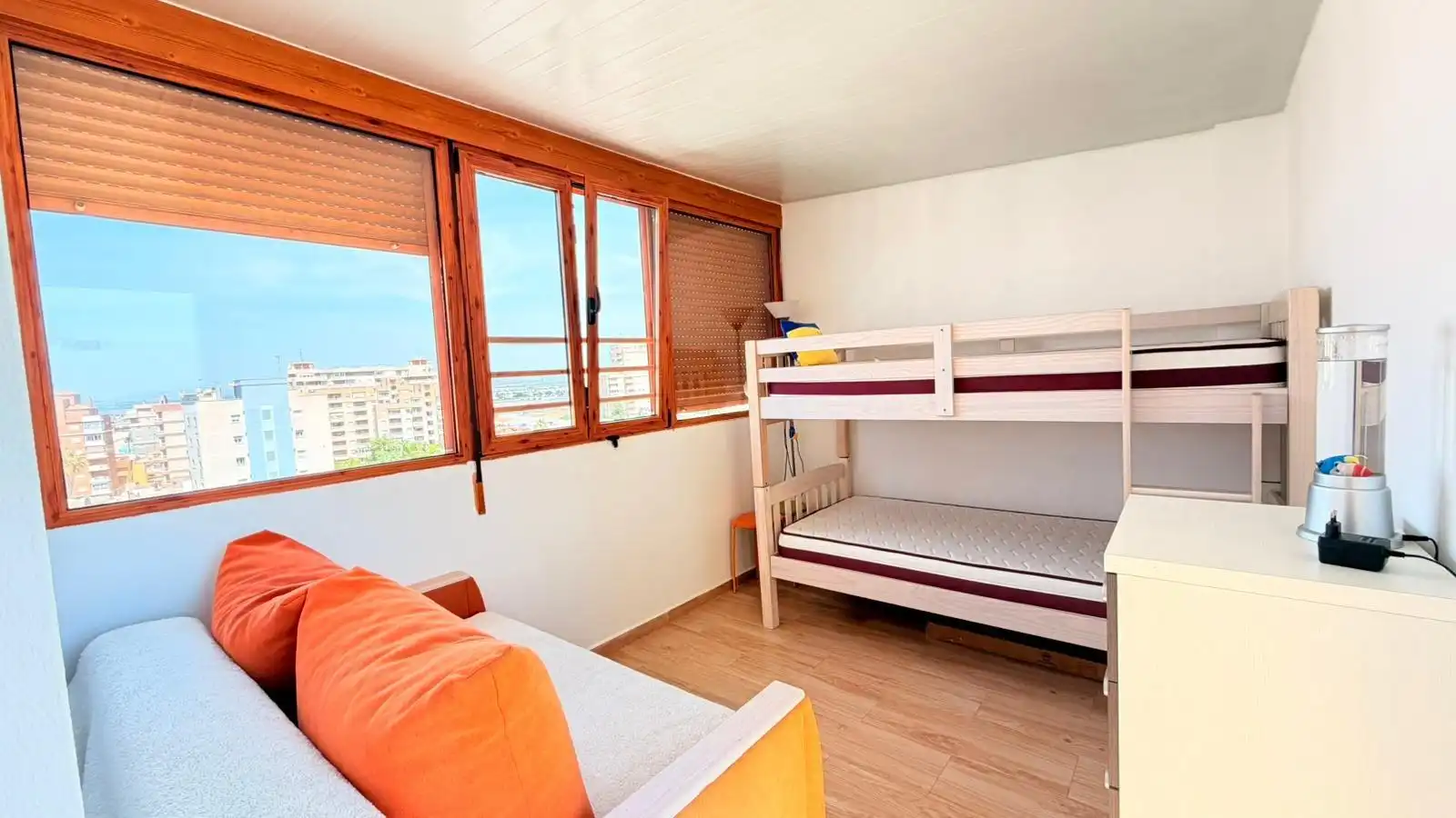 Dormitori de Àtic en venda en Torrevieja amb Aire condicionat, Terrassa i Moblat