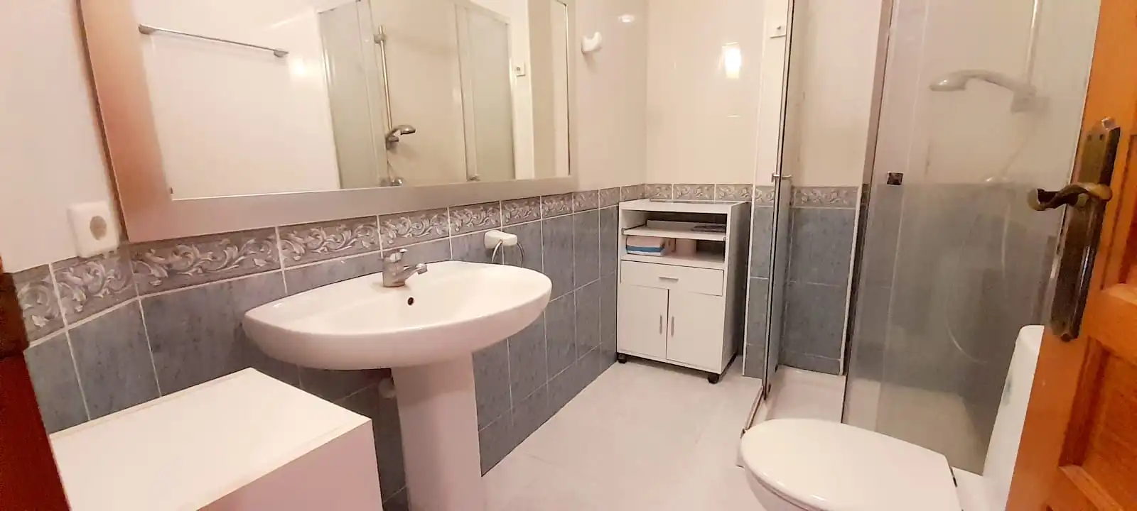 Badezimmer von Einfamilien-Reihenhaus zum Verkauf in Benitachell / El Poble Nou de Benitatxell mit Klimaanlage, Heizung und Terrasse