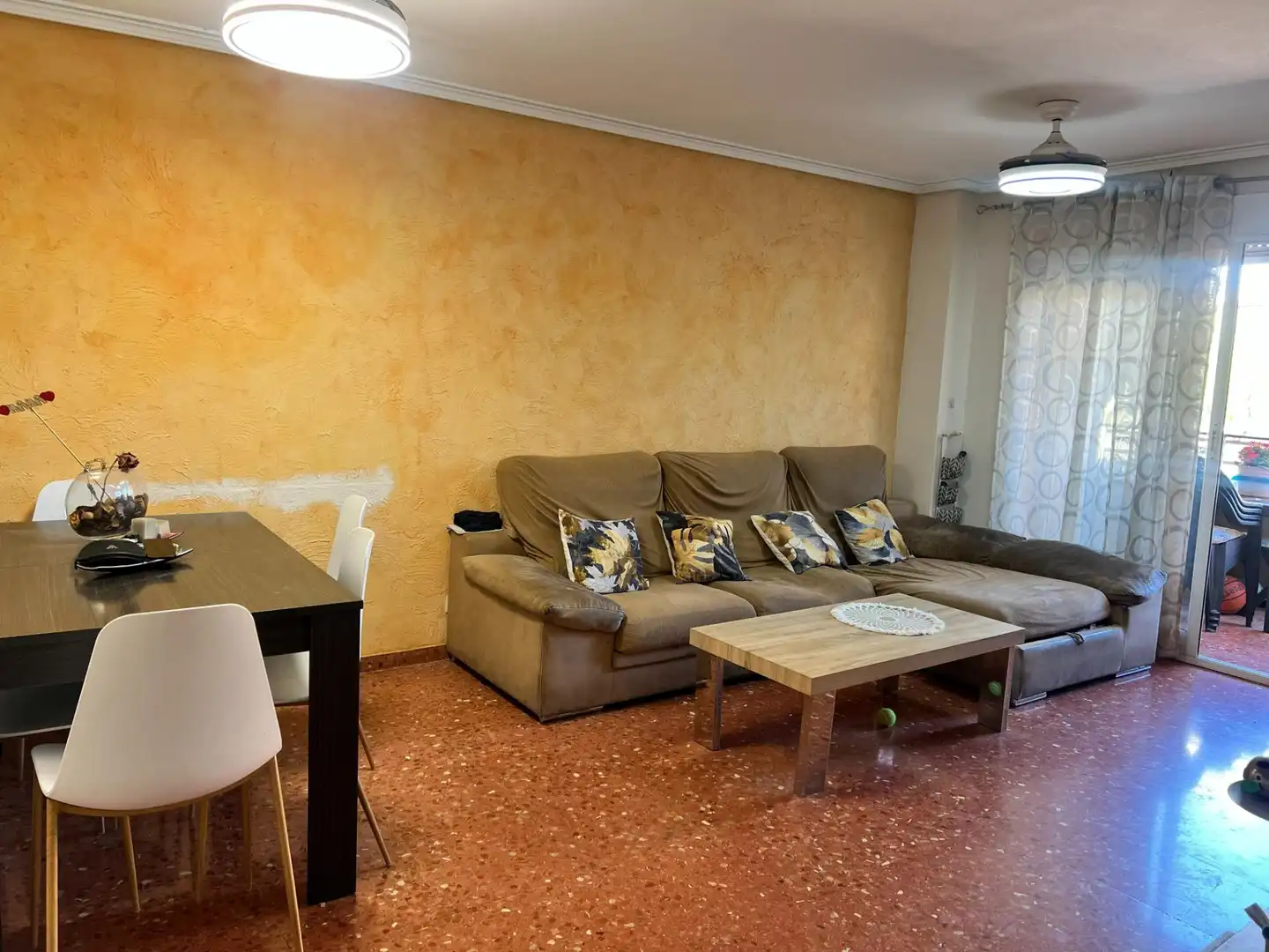 Living room of Flat for sale in Alicante / Alacant  with Balcony and Community pool