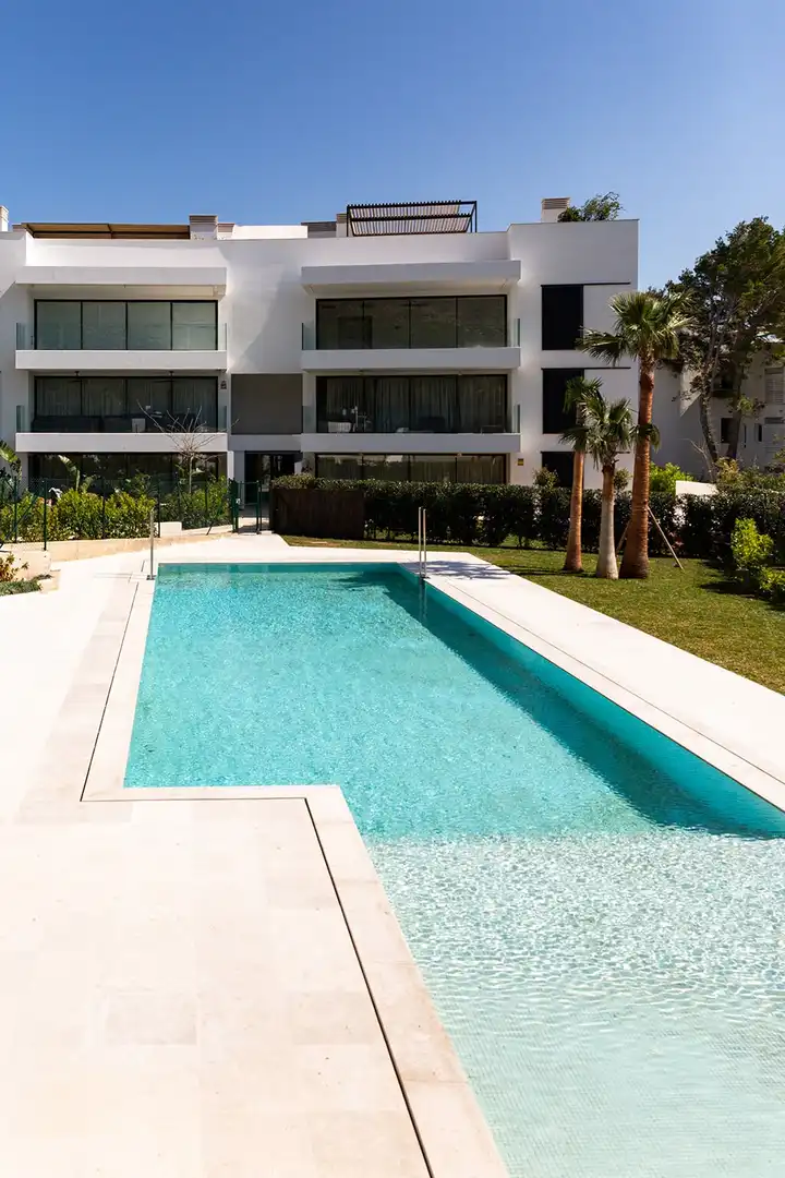 Schwimmbecken von Wohnungen zum Verkauf in Pollença mit Klimaanlage, Heizung und Terrasse