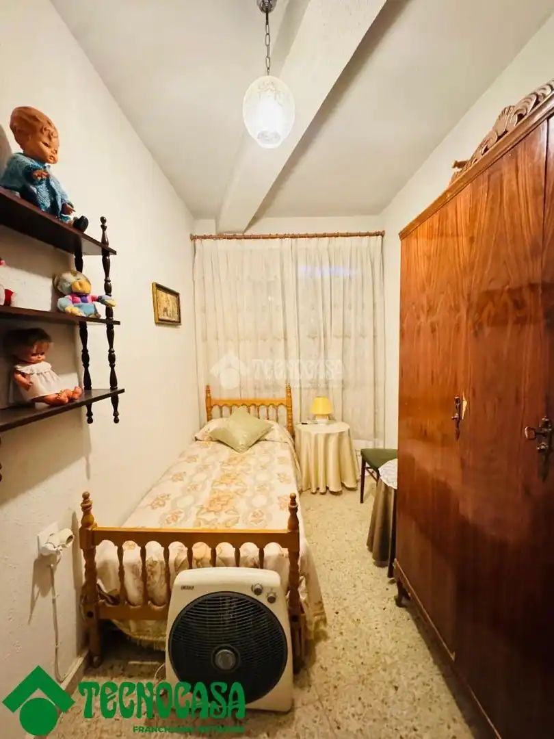 Habitación de Casa adosada en venta en Los Navalmorales con Aire acondicionado y Terraza