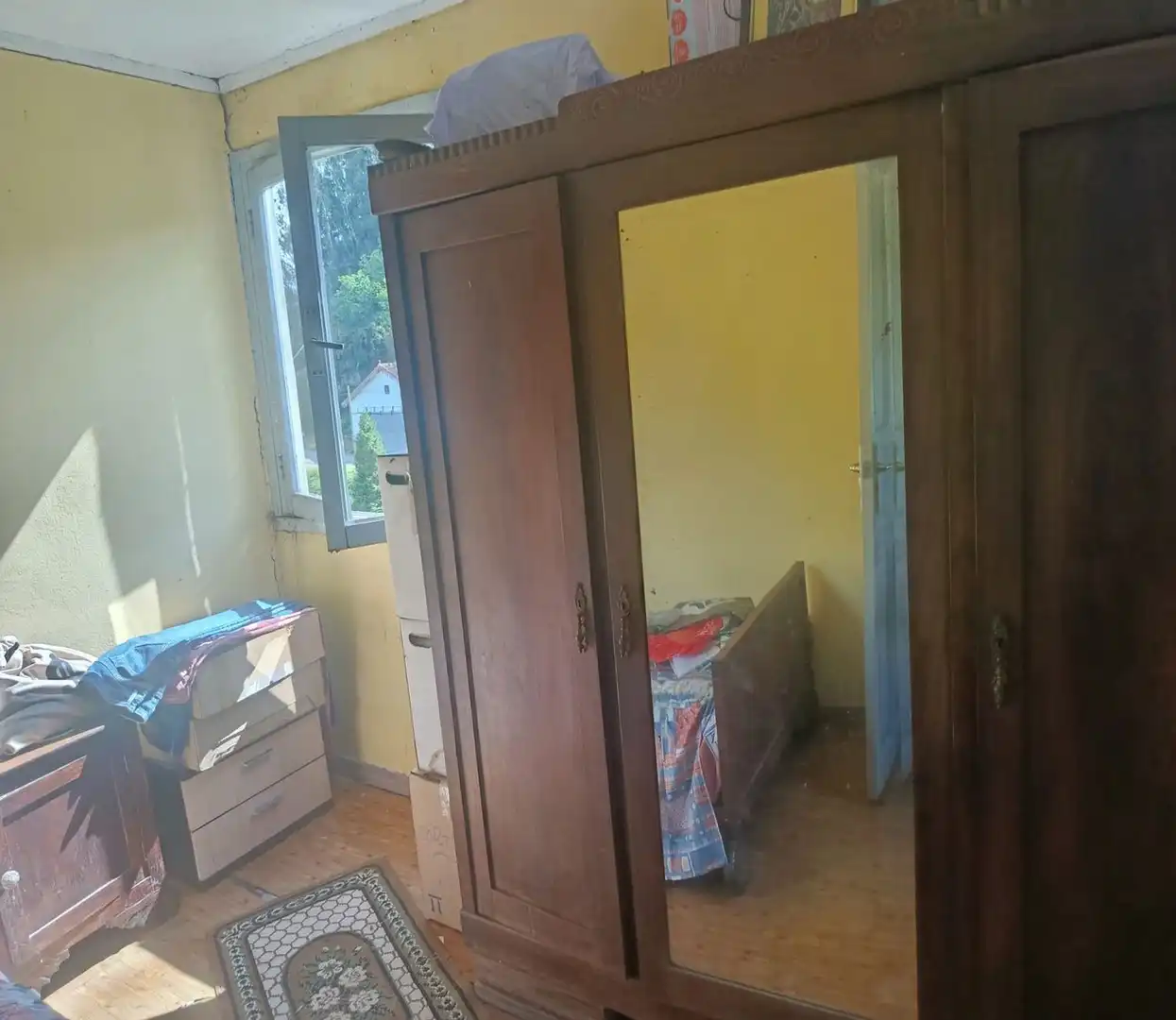 Dormitori de Finca rústica en venda en Pravia amb Jardí privat, Moblat i Forn