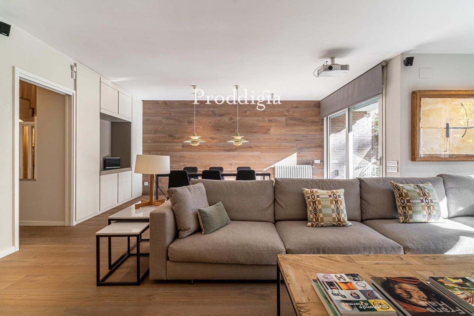 Sala d'estar de Casa adosada en venda en Sant Cugat del Vallès amb Aire condicionat, Calefacció i Terrassa