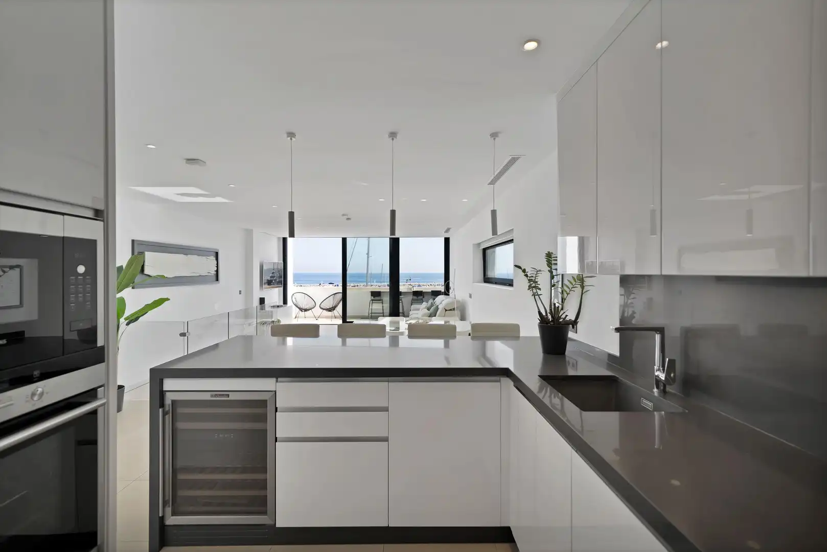 Küche von Maisonette zum Verkauf in Marbella mit Klimaanlage und Heizung