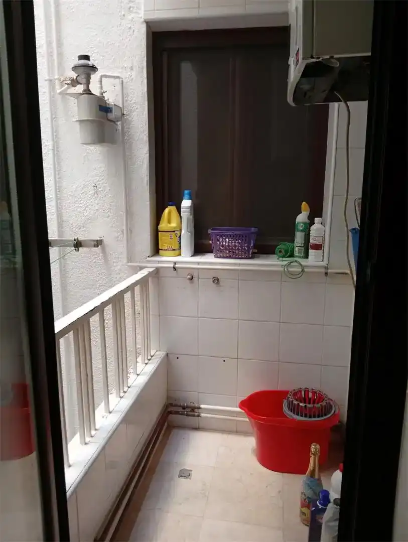 Terrassa de Pis en venda en Baza amb Parquet, Moblat i Forn