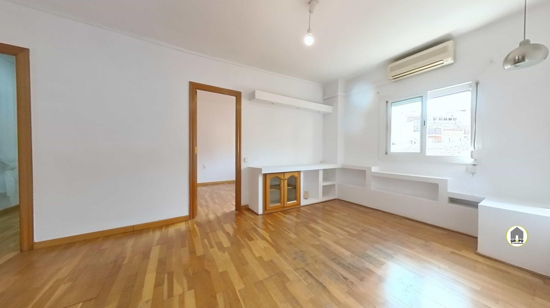 Habitación de Piso en venta en Esplugues de Llobregat con Aire acondicionado