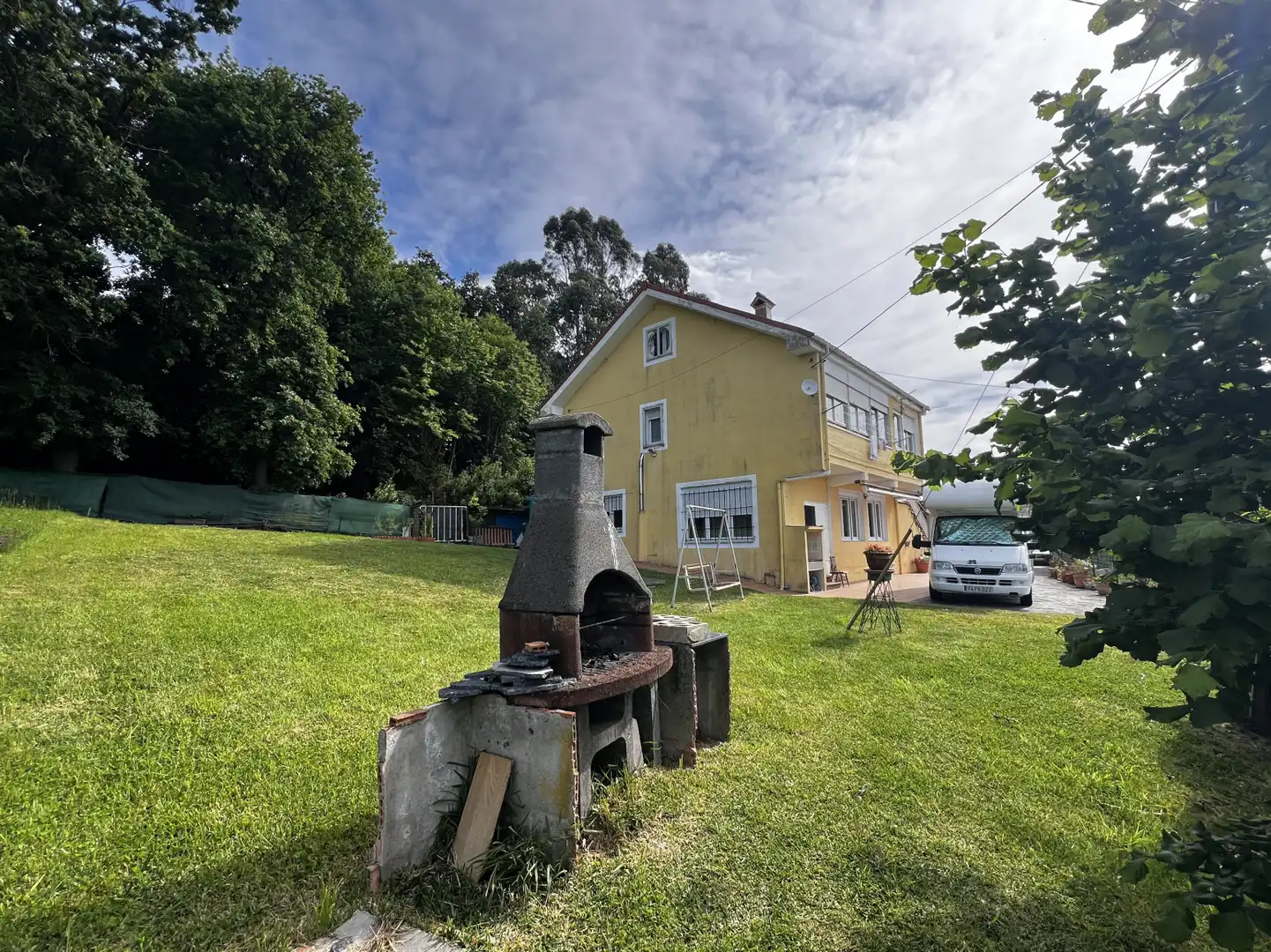 Vista exterior de Casa o chalet en venta en Polanco con Calefacción, Jardín privado y Parquet