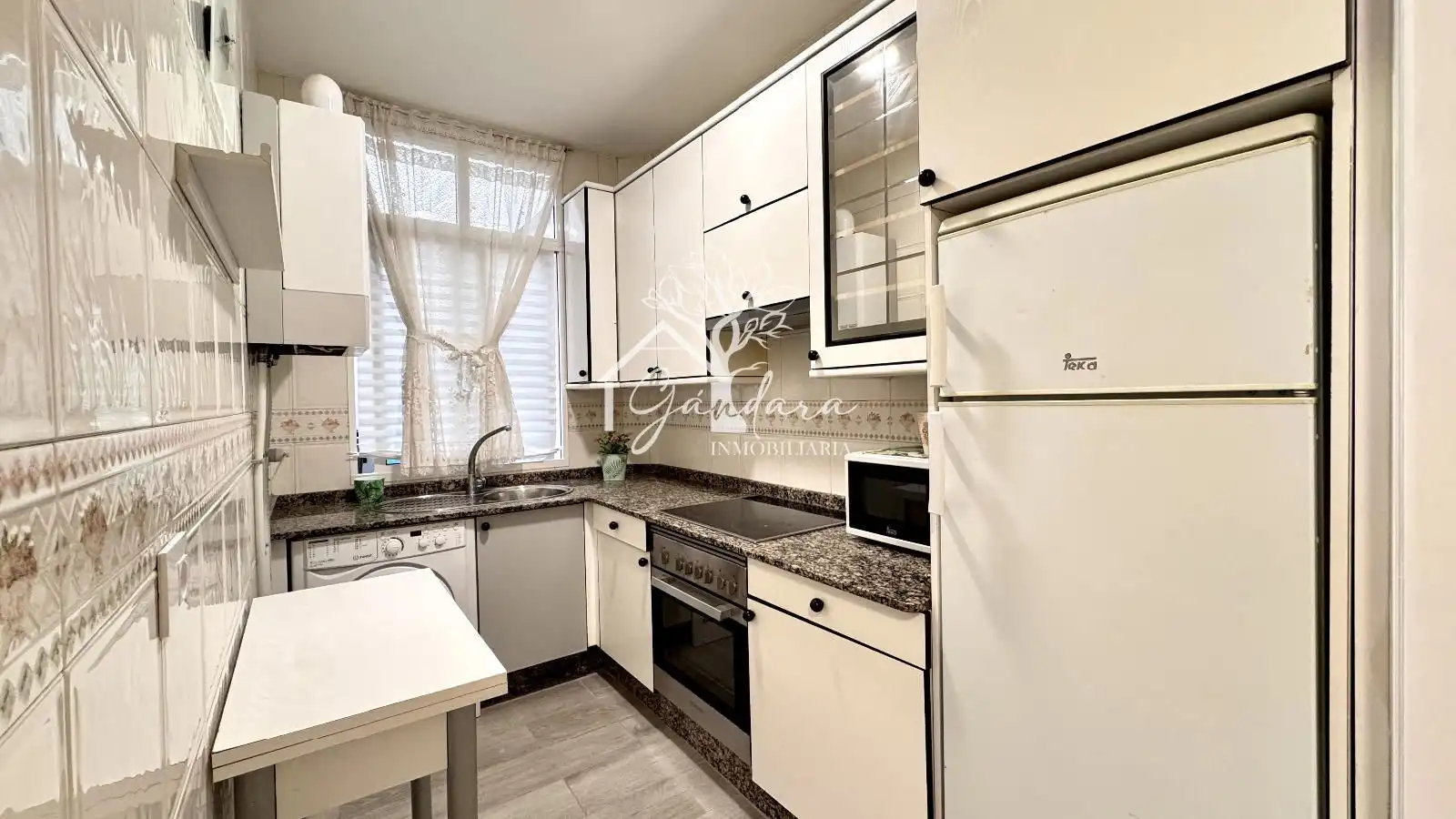 Kitchen of Flat for rent in Ferrol  with Heating, Furnished and Washing machine