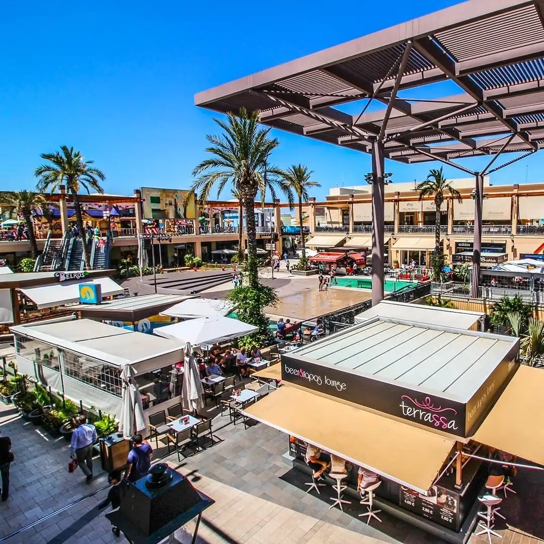 Terrasse von Wohnungen zum Verkauf in Orihuela mit Klimaanlage, Schwimmbad und Möbliert