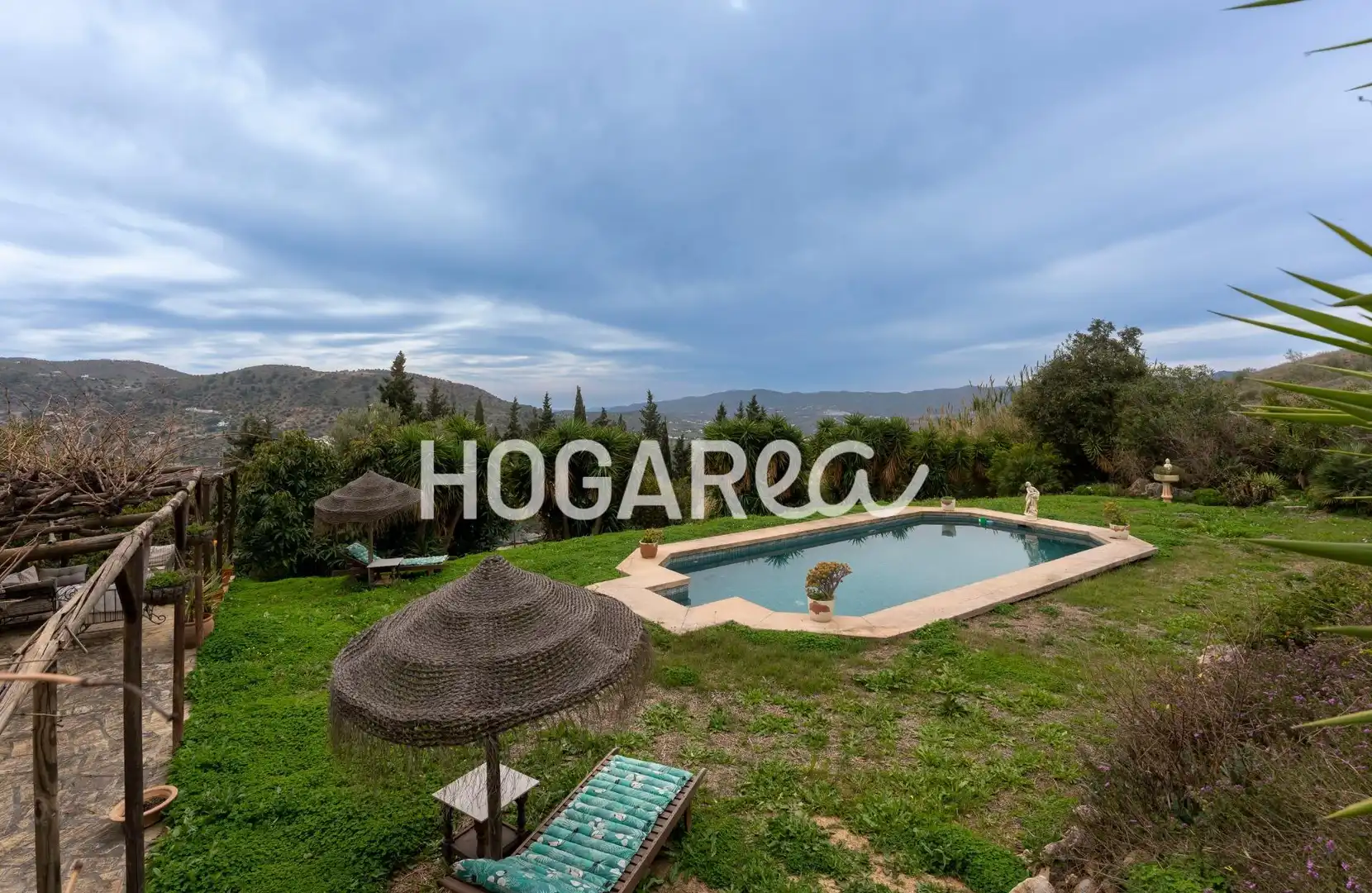 Vista exterior de Finca rústica en venta en Alcaucín con Jardín privado, Terraza y Piscina
