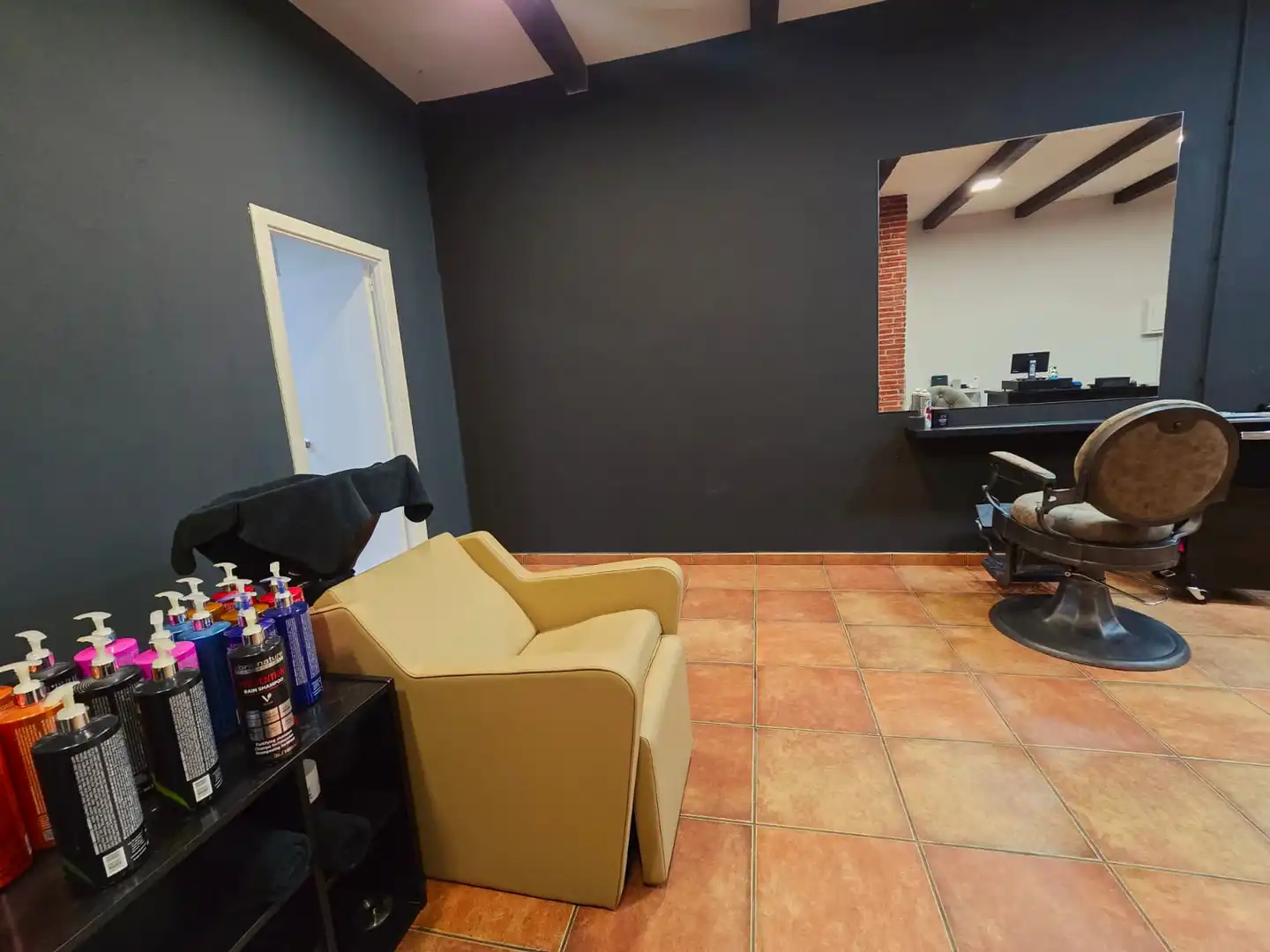 Business premises for transfer in Carrer de Ramon J. Sender, imagen 10