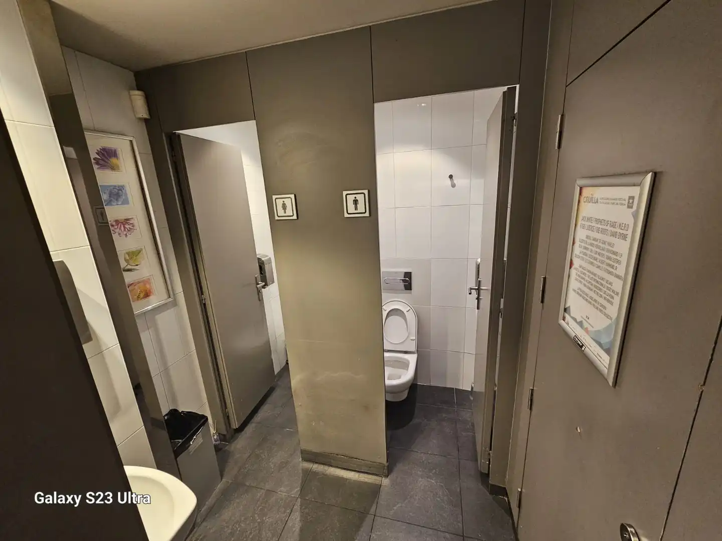 Baño de Local en traspaso en Barcelona con Aire acondicionado, Calefacción y Amueblado
