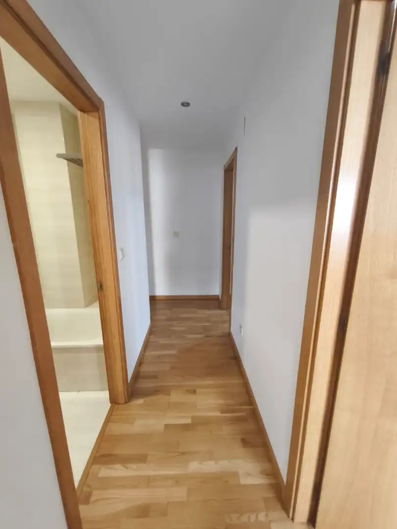 Piso en venta en Ourense Capital  con Calefacción, Parquet y Terraza