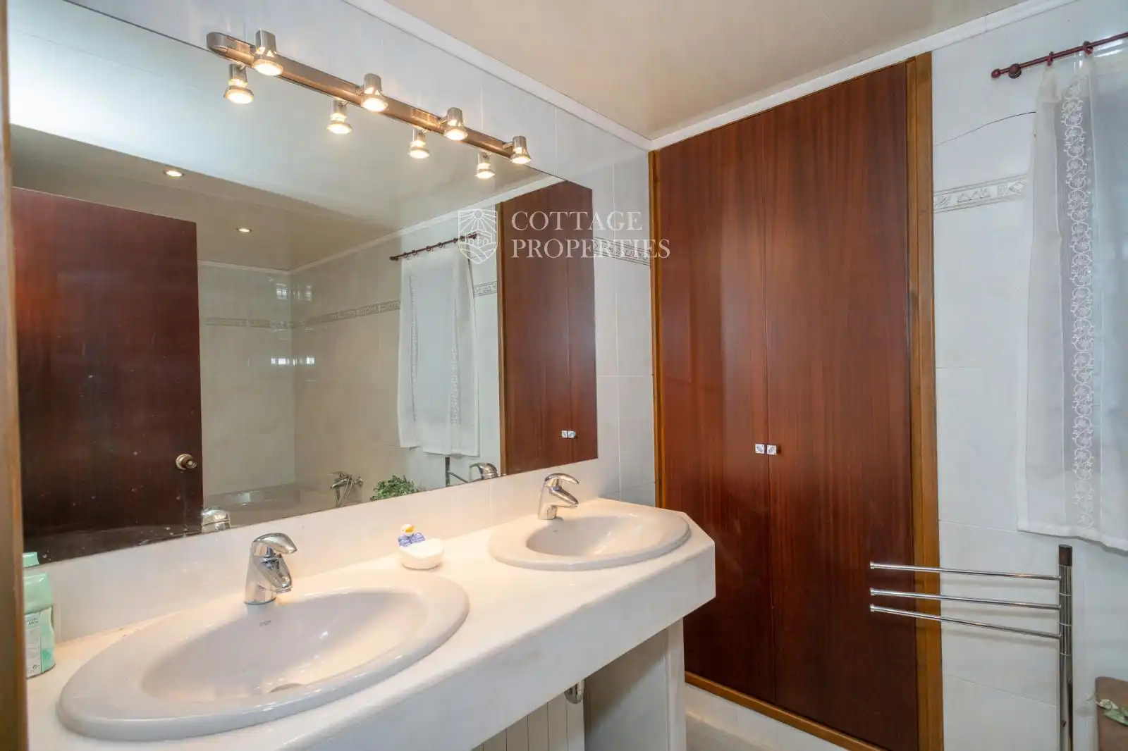 Baño de Finca rústica en venta en Sant Miquel de Campmajor con Calefacción y Piscina