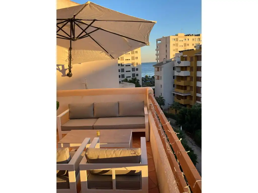 Terrasse von Dachboden zum Verkauf in Torrevieja mit Terrasse und Möbliert