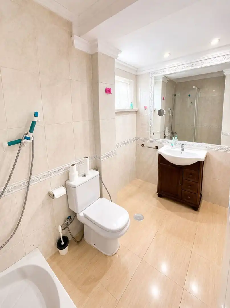 Baño de Piso en venta en Málaga con Aire acondicionado y Amueblado