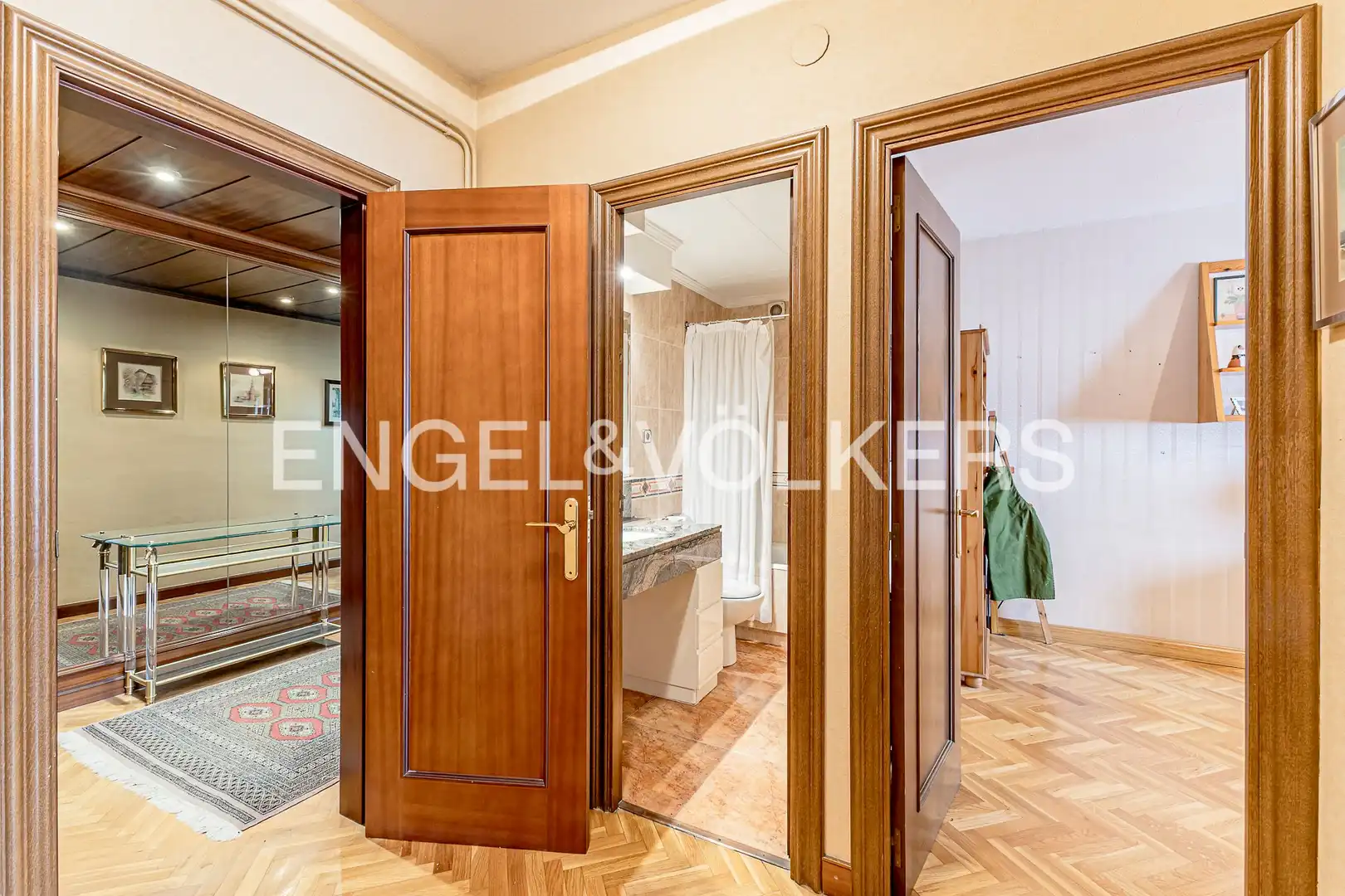 Piso en venta en Barcelona con Calefacción y Balcón