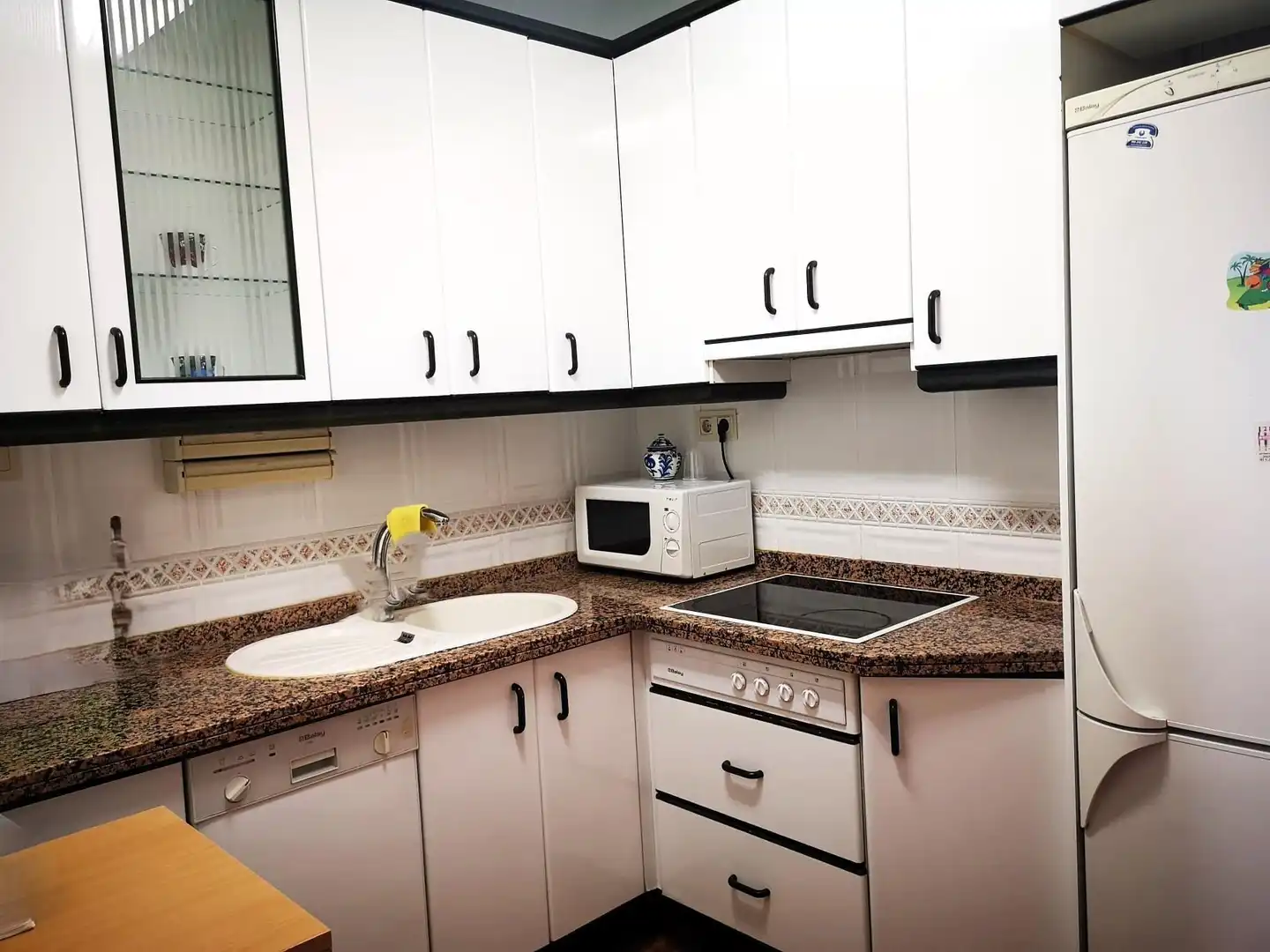 Kitchen of Flat for share in Granada