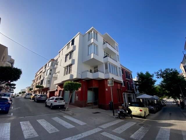 Local comercial en Alquiler en C/ Sant Jordi en Es Castell poble