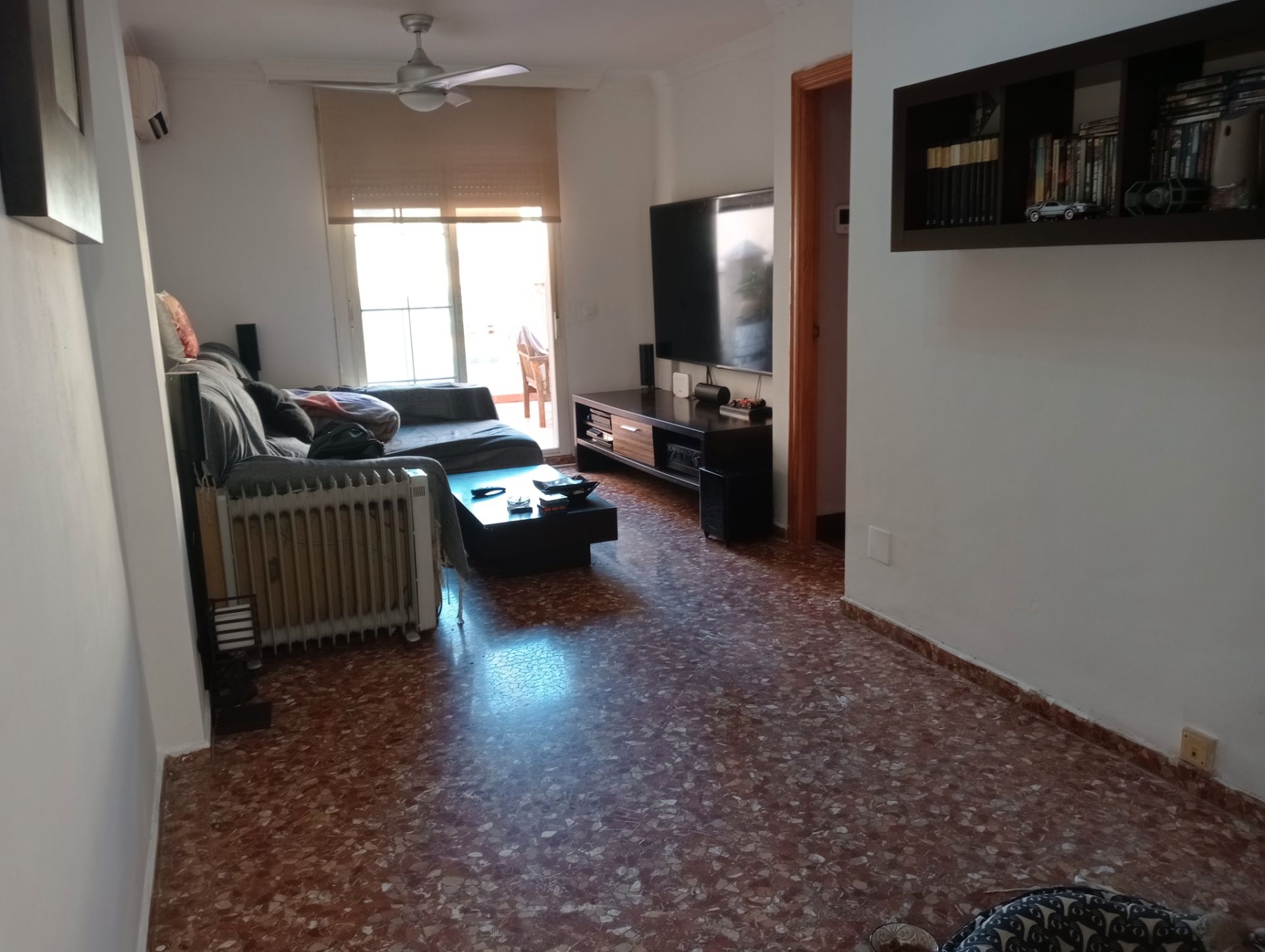 Living room of Flat for sale in Rincón de la Victoria  with Air Conditioner, Terrace and Oven
