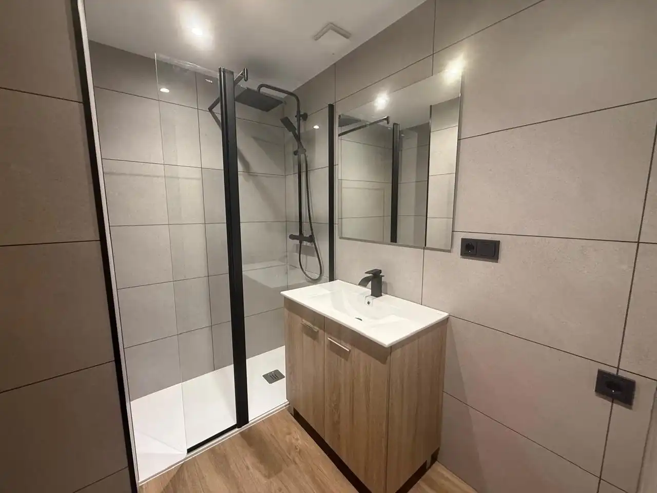 Baño de Estudio de alquiler en Canillo con Calefacción, Terraza y Amueblado