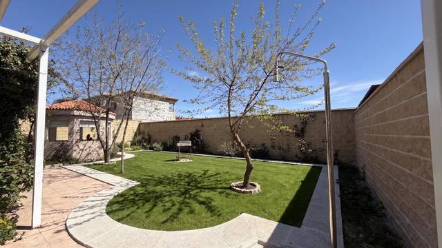 Casa adosada en Venta en Cedillo del Condado
