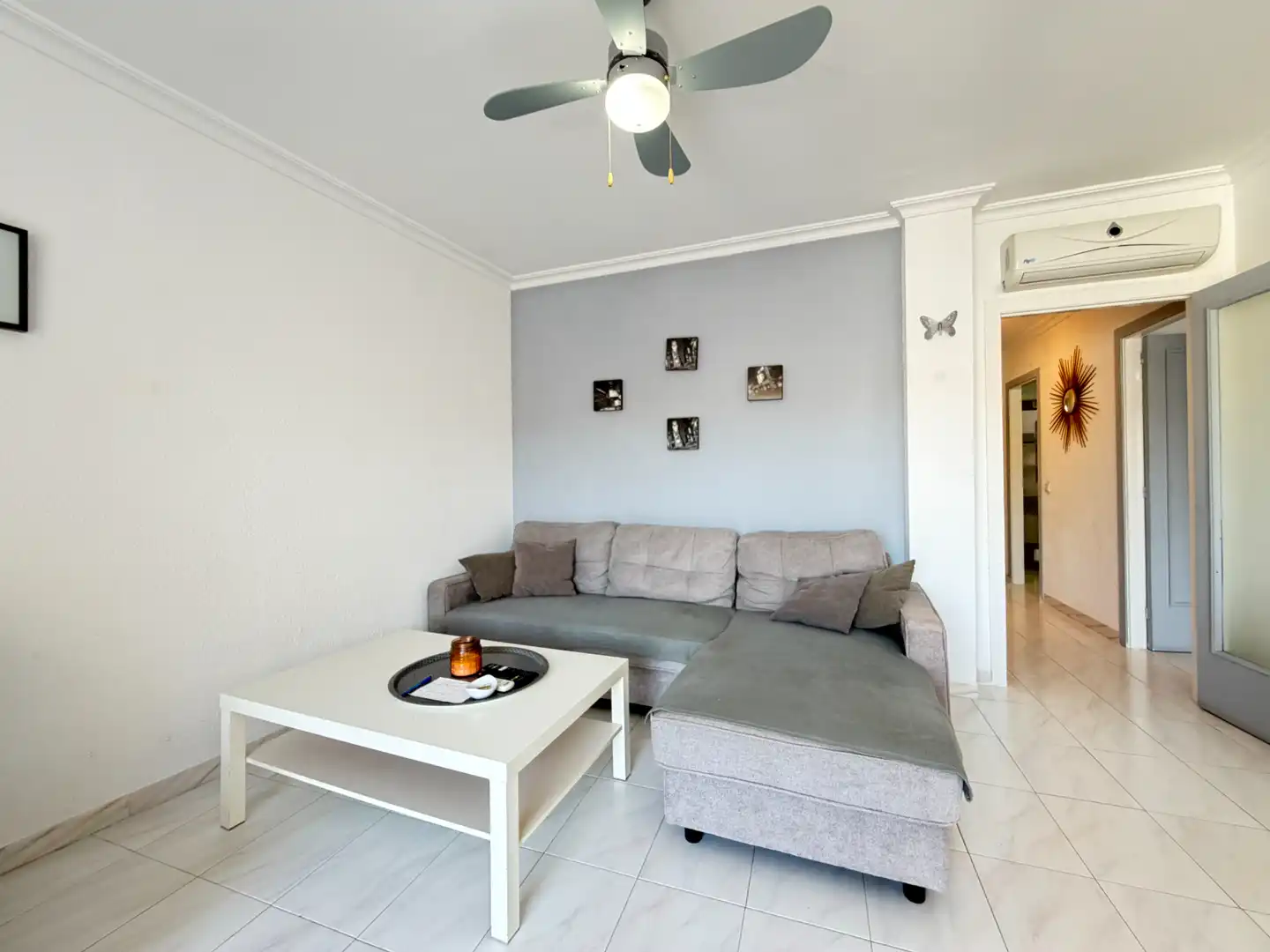Sala de estar de Apartamento en venta en Roses con Aire acondicionado, Terraza y Amueblado
