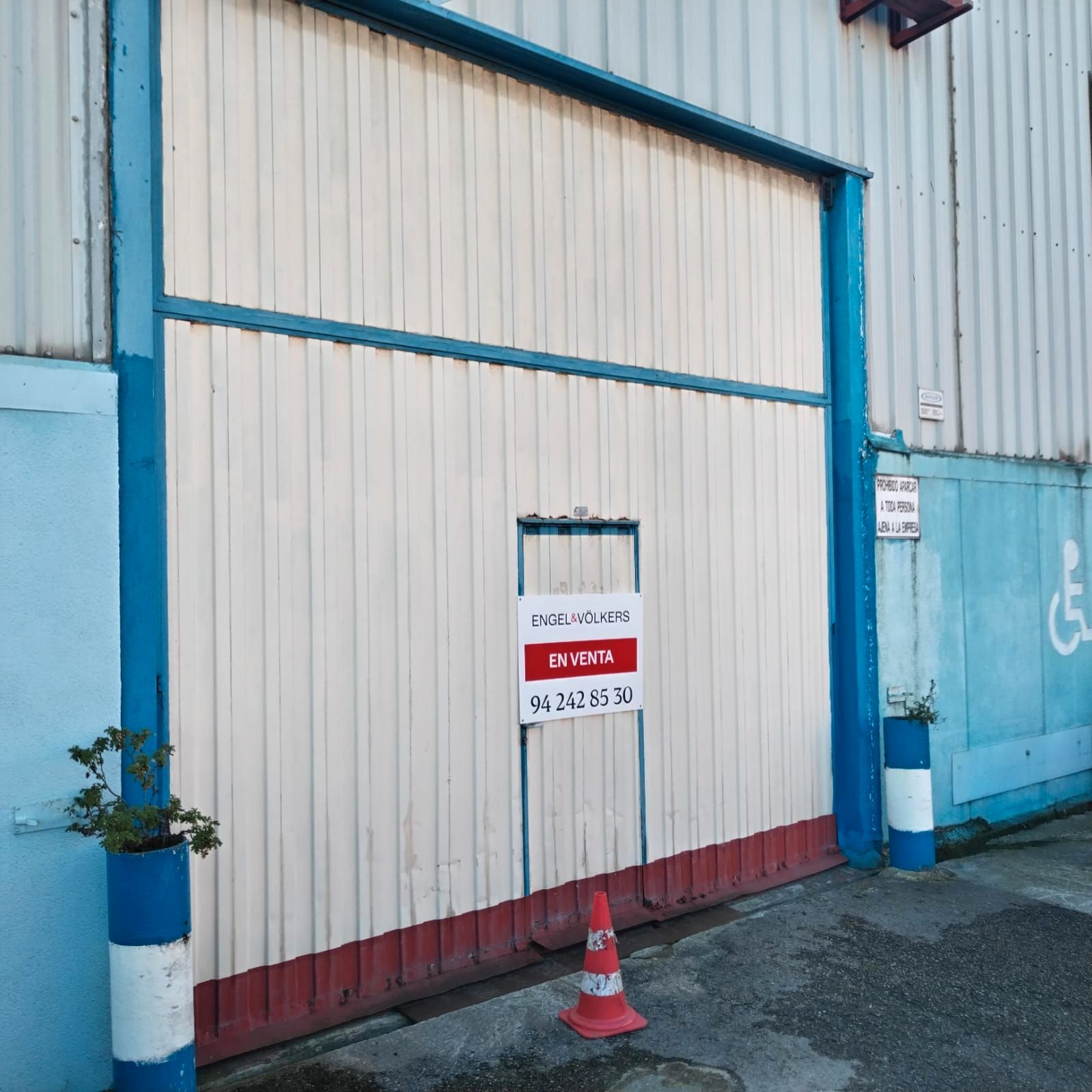 Fabrikhallen zum verkauf in Avenida Primero de Mayo, 19, Peñacastillo - Nueva Montaña