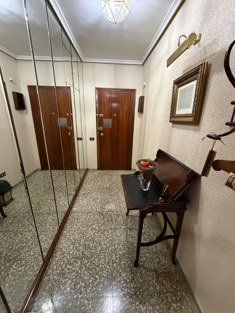 Appartamento con terrazza in vendita a Calle León XIII 25, imagen 3