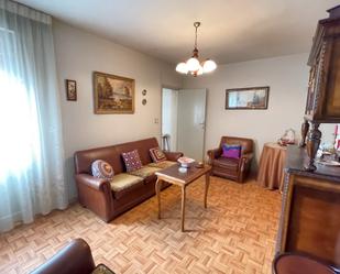 Living room of Flat for sale in Valladolid Capital  with Storage room, Furnished and Balcony