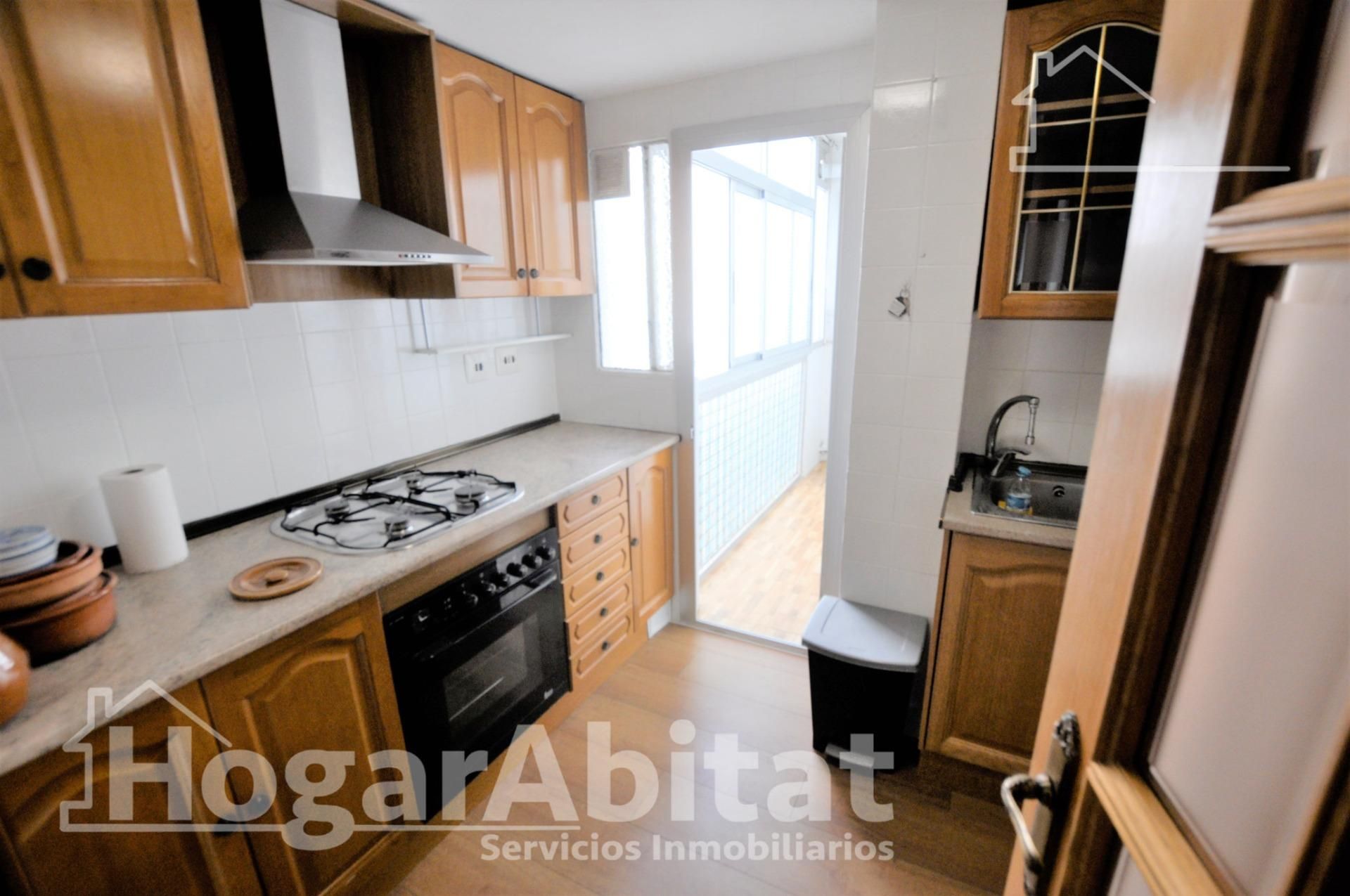 Küche von Wohnung zum verkauf in Tavernes Blanques mit Parkett, Möbliert und Balkon