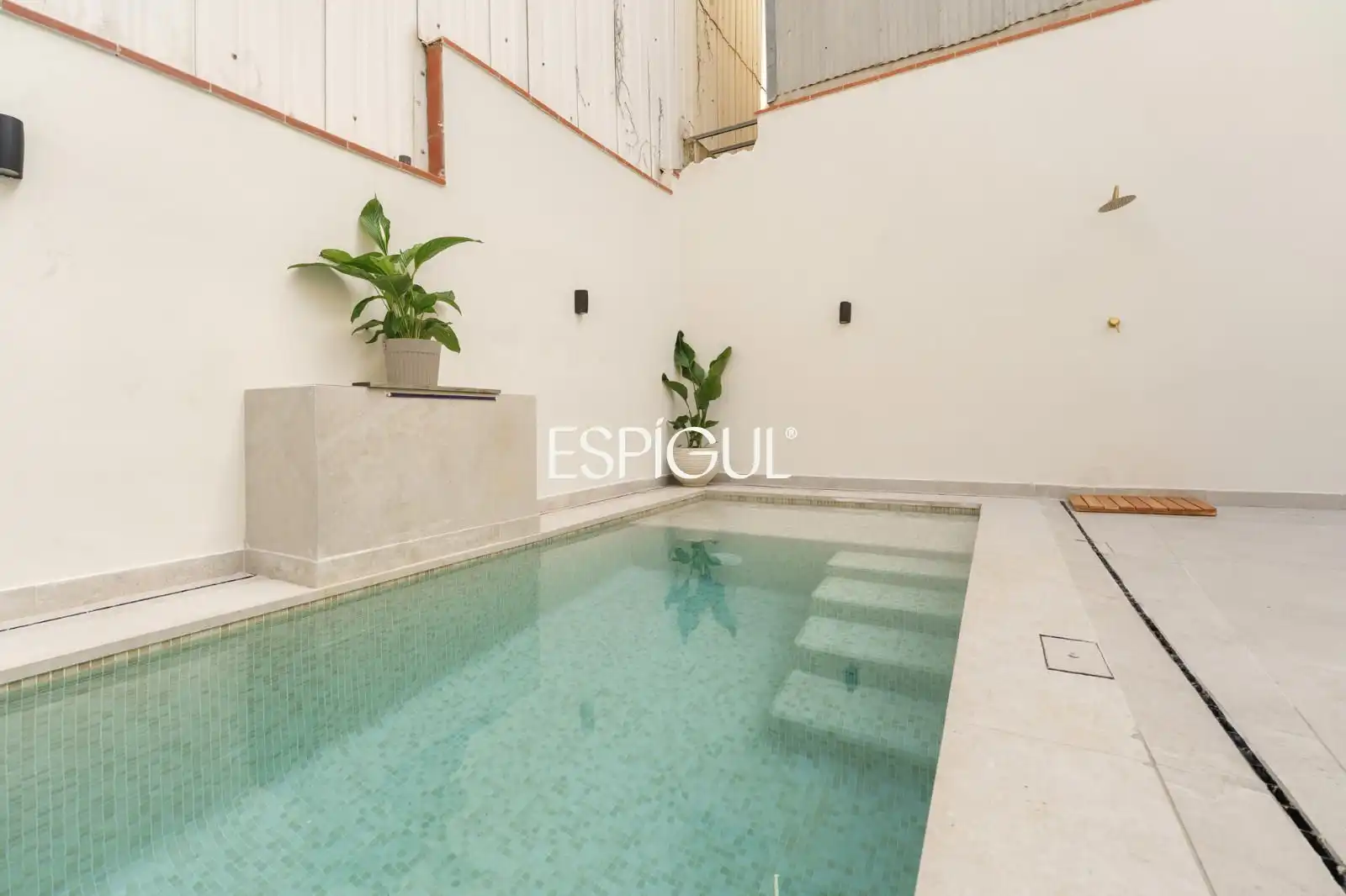 Piscina de Casa adosada en venta en Calella con Aire acondicionado, Calefacción y Parquet