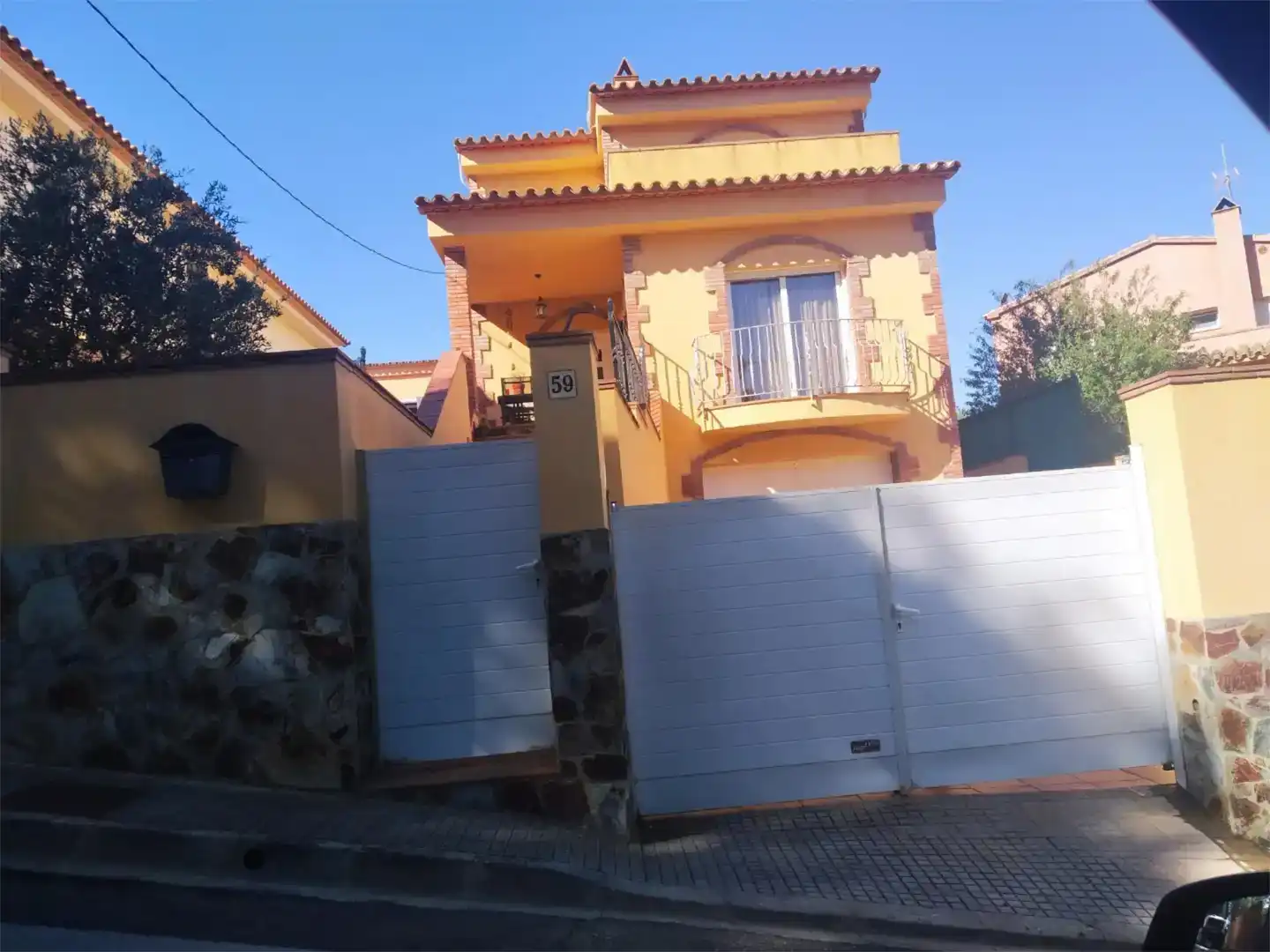 Vista exterior de Casa o xalet en venda en L'Escala amb Balcó