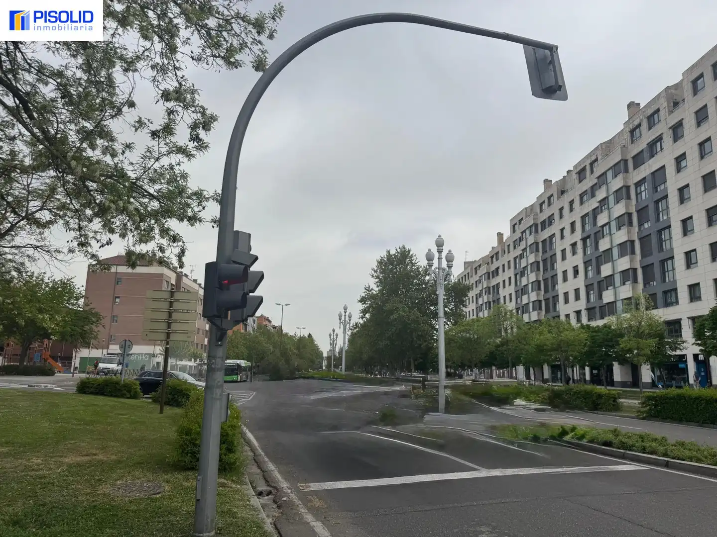 Vista exterior de Ático en venta en Valladolid con Calefacción, Parquet y Terraza
