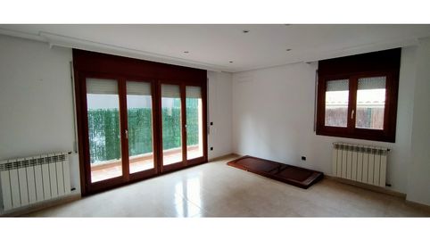 Foto 3 de Casa o xalet en venda a Calle Isaac Albeniz, Olot, Girona