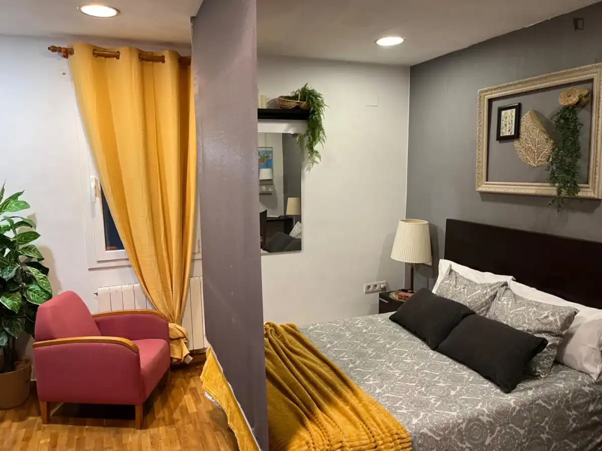 Bedroom of Study for rent in Barcelona  with Air Conditioner, Heating and Furnished