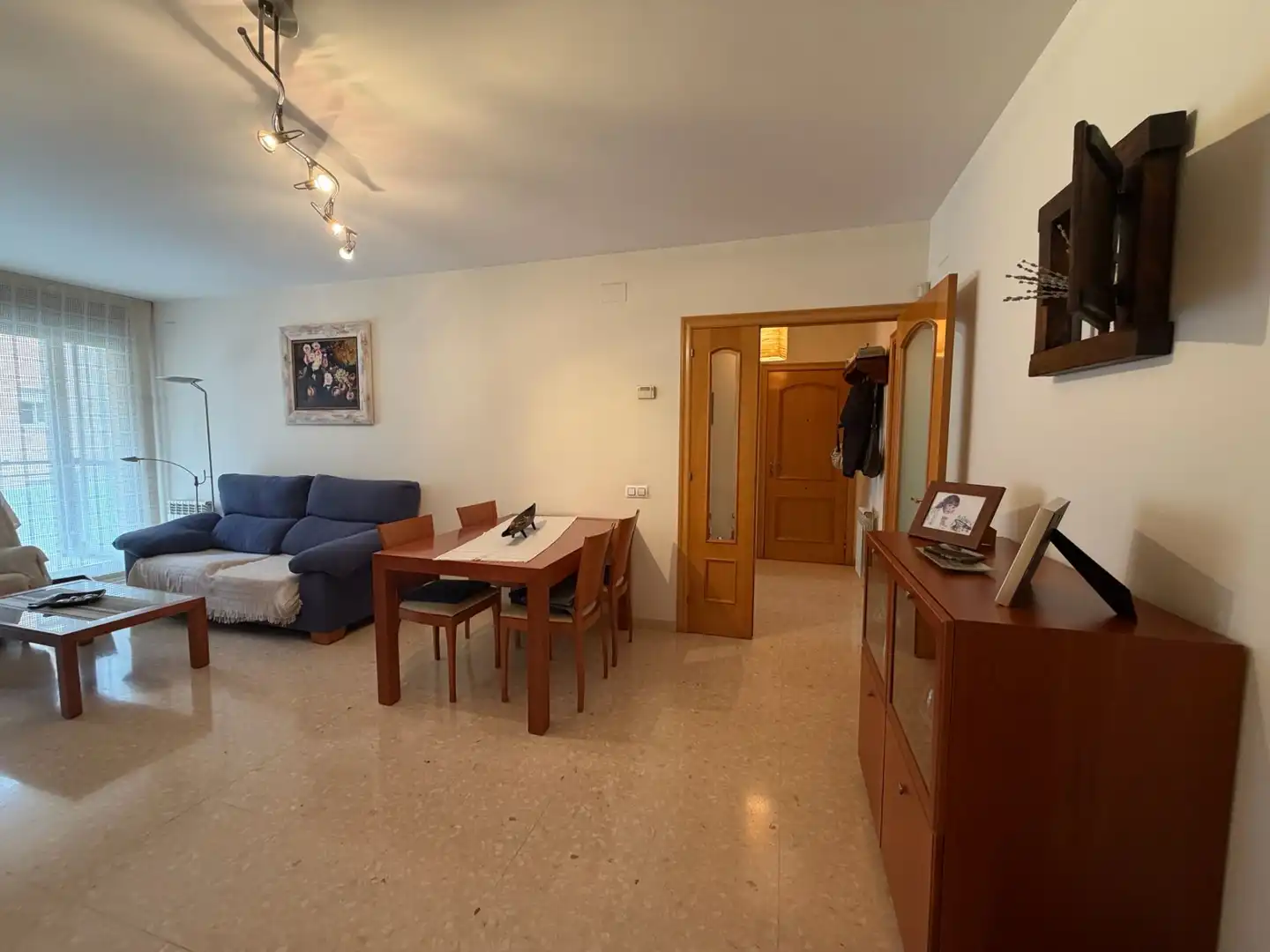 Sala de estar de Piso en venta en Sant Boi de Llobregat con Calefacción, Terraza y Amueblado