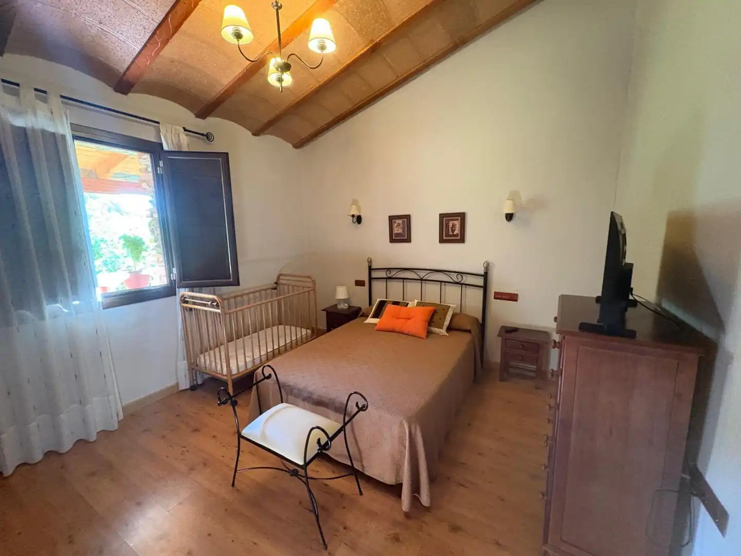 Habitación de Finca rústica en venta en Benatae con Calefacción, Jardín privado y Piscina