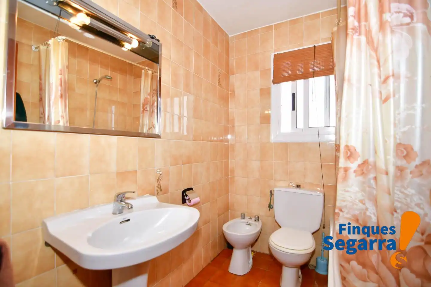 Bathroom of Flat for sale in El Vendrell  with Terrace and Furnished