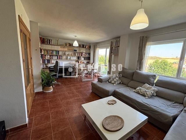 Sala d'estar de Casa o xalet en venda en Tórtola de Henares amb Aire condicionat, Calefacció i Terrassa