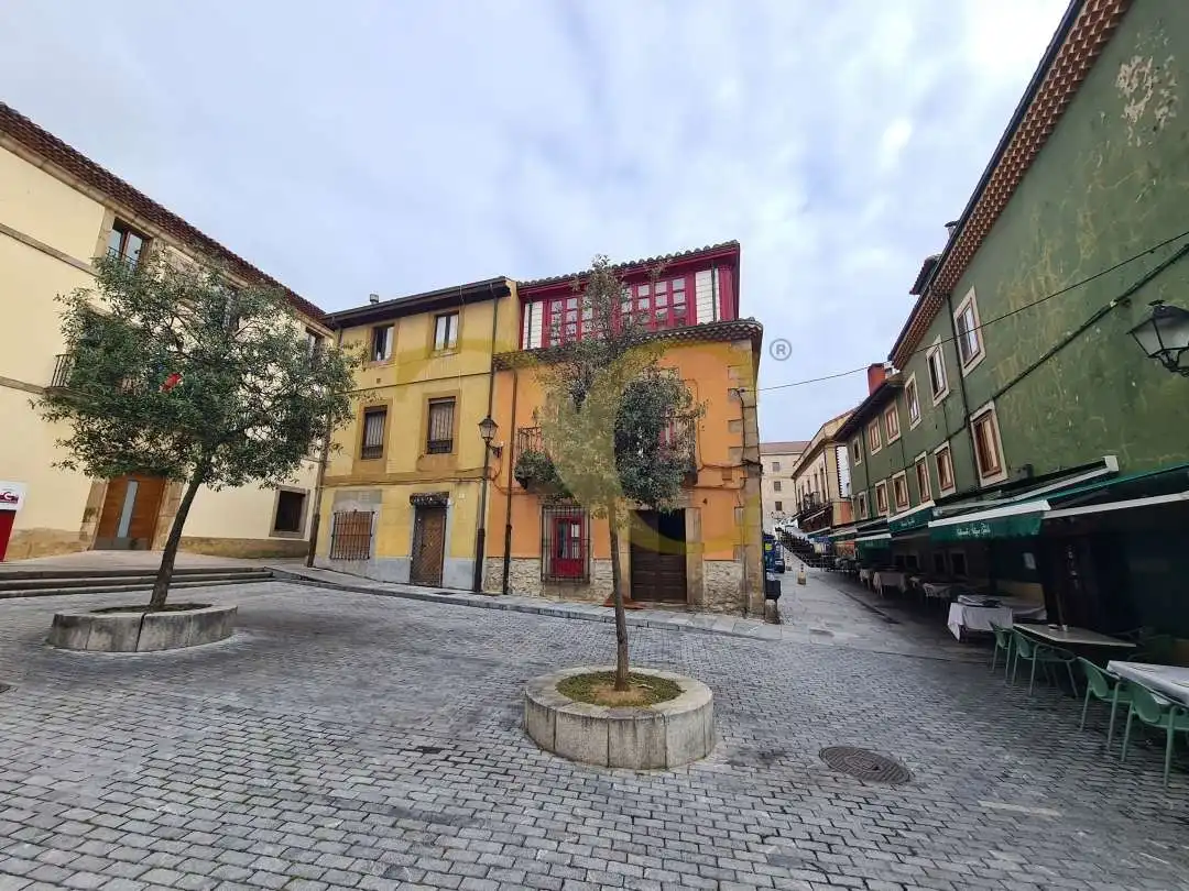 Vista exterior de Edificio en venta en Gijón 